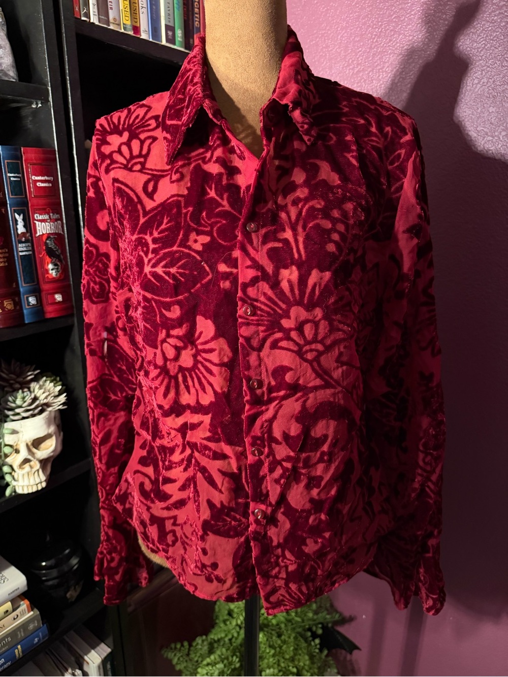 Vtg Red Floral Velvet burn-out fitted Button-Up Shirt